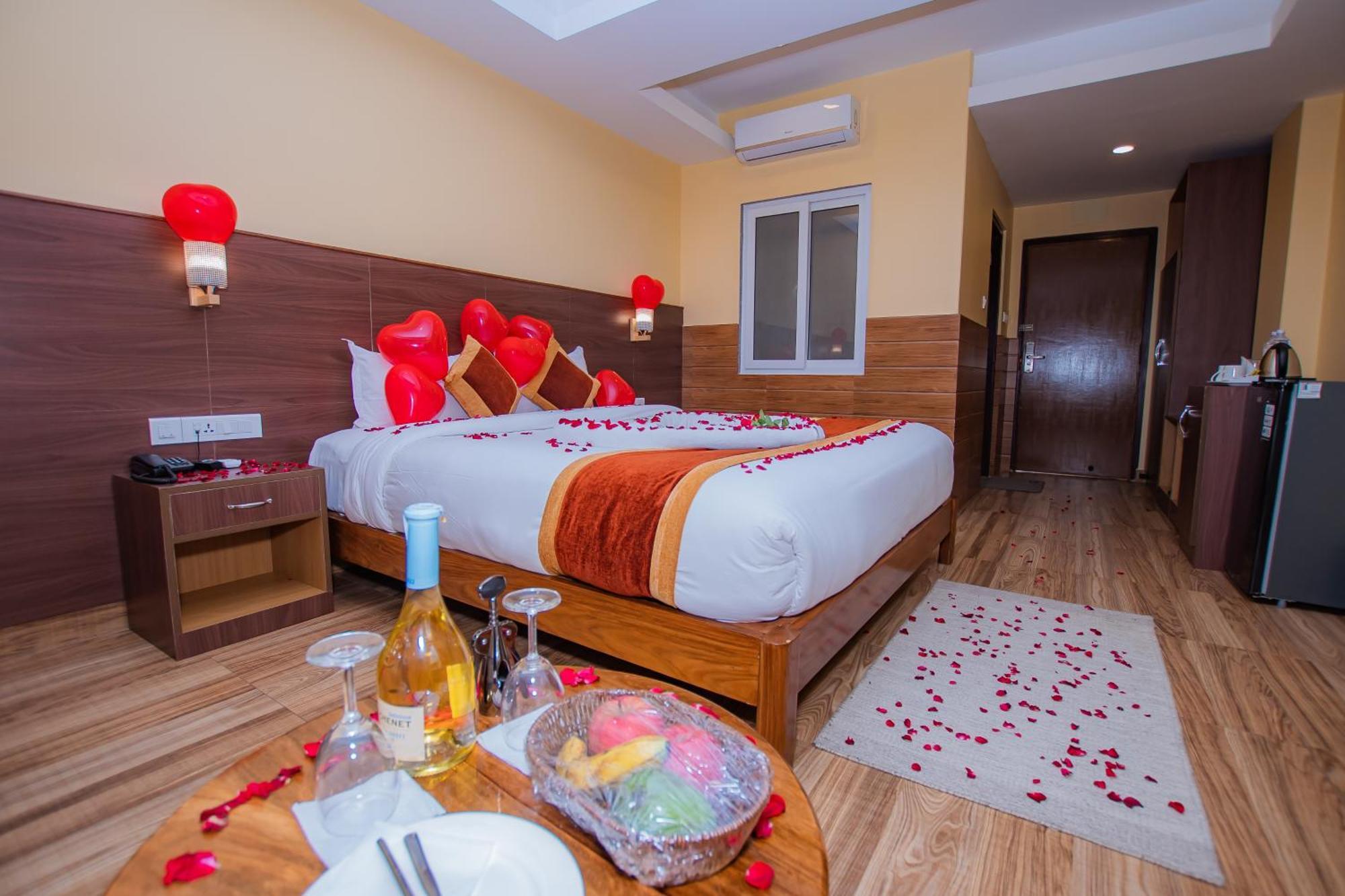 Hotel Hidden Kingdom Pokhara Exterior photo